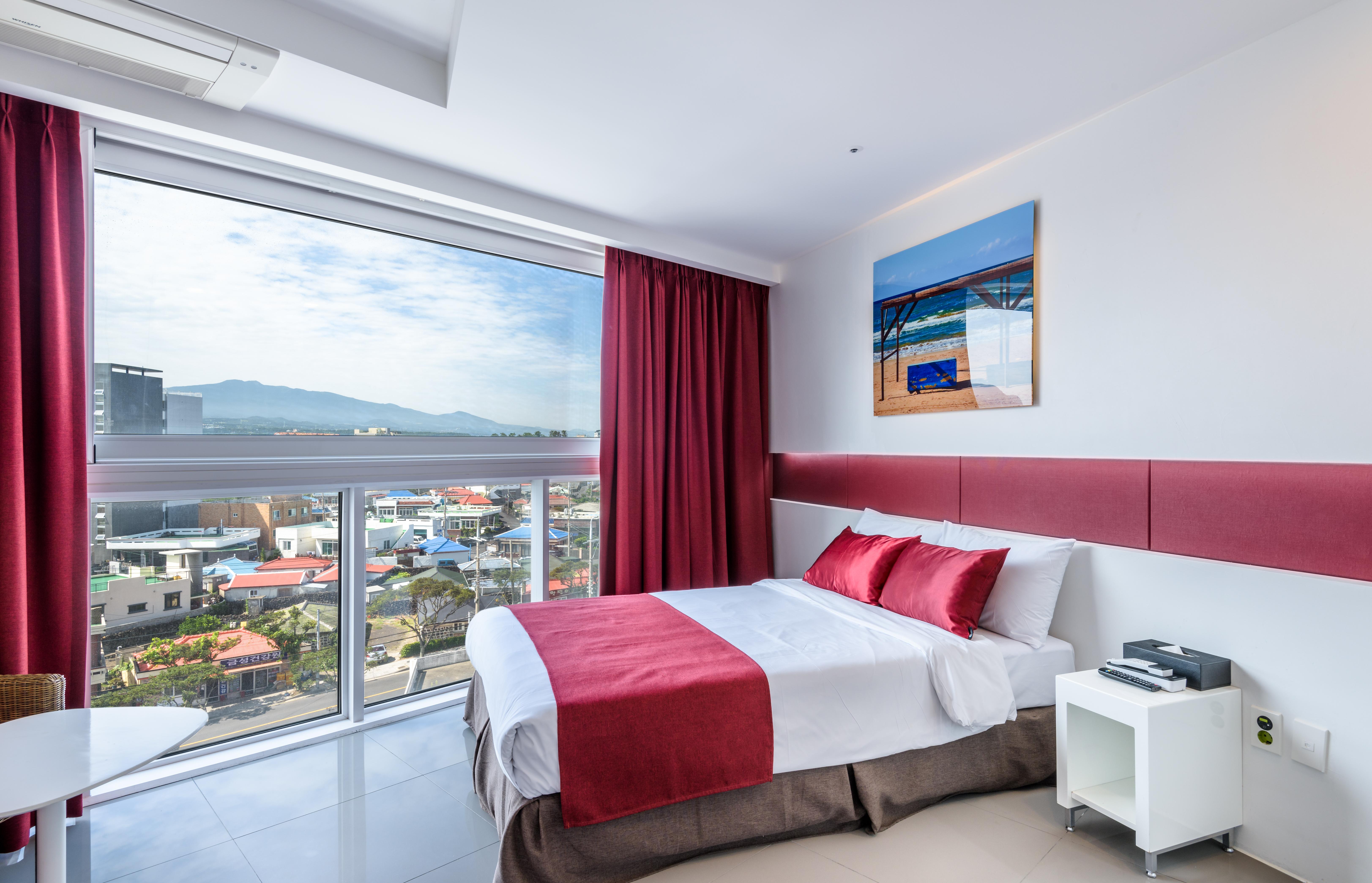 Aimi Jeju Beach Hotel Екстер'єр фото