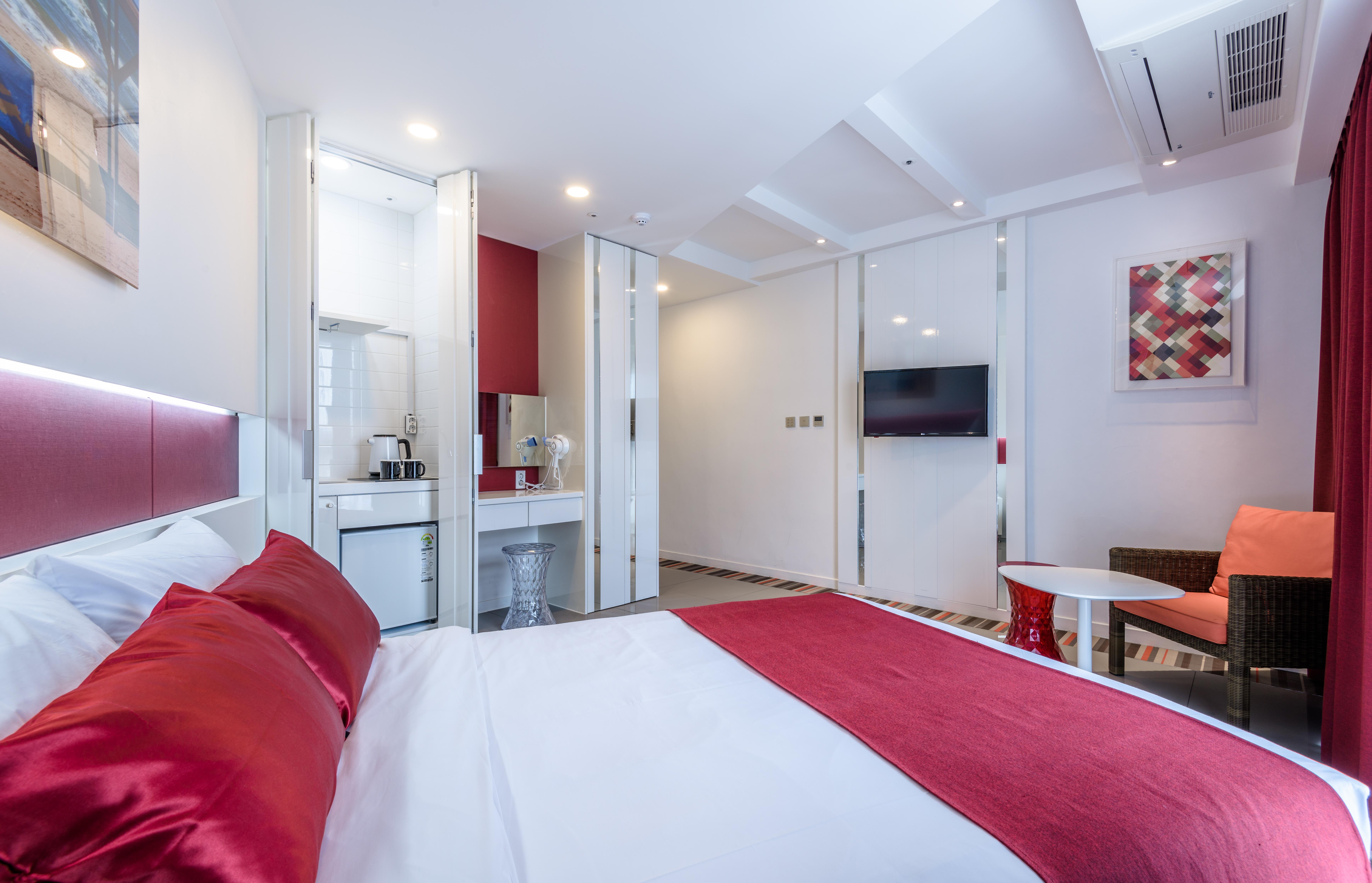 Aimi Jeju Beach Hotel Екстер'єр фото
