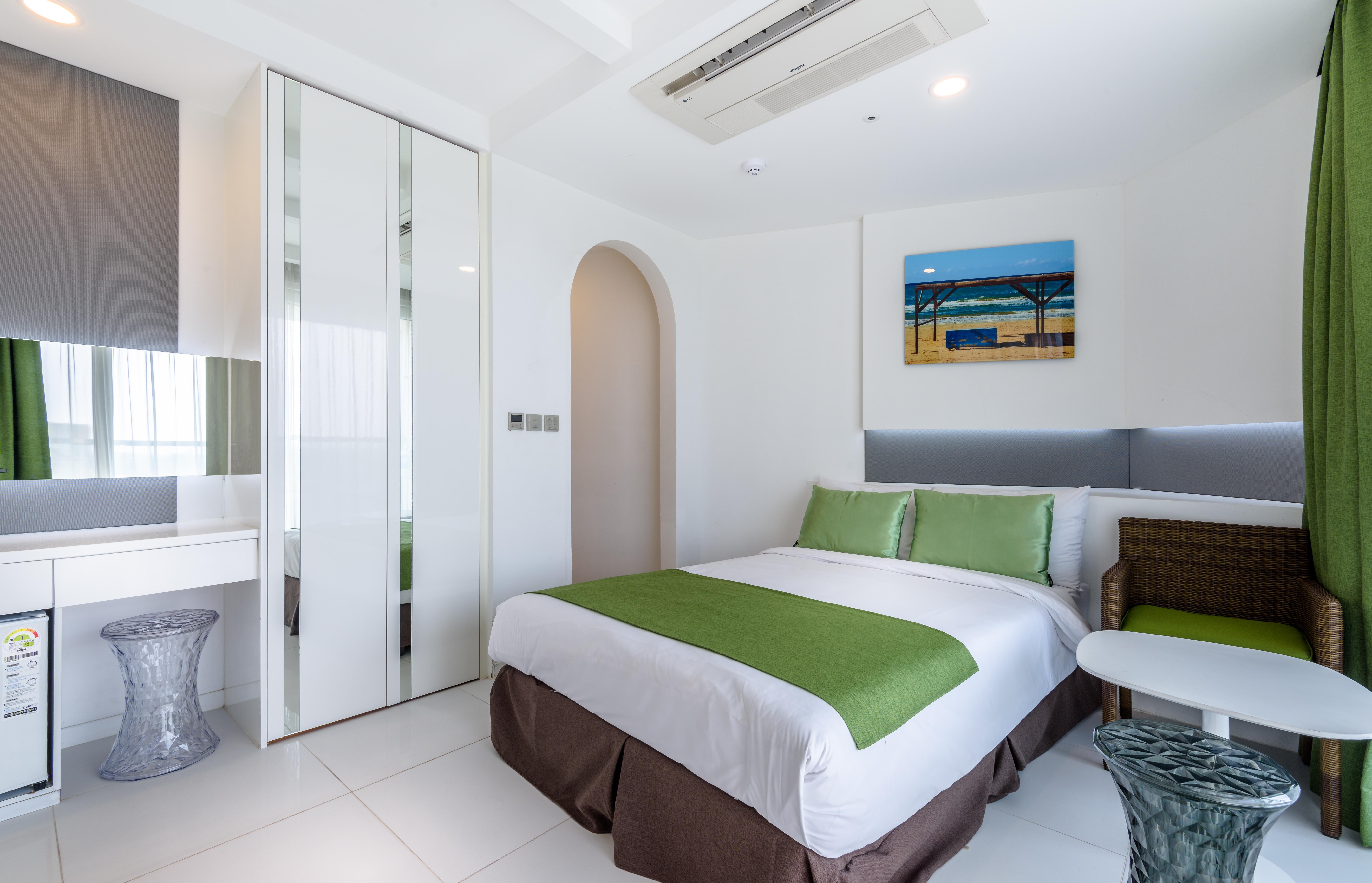 Aimi Jeju Beach Hotel Екстер'єр фото