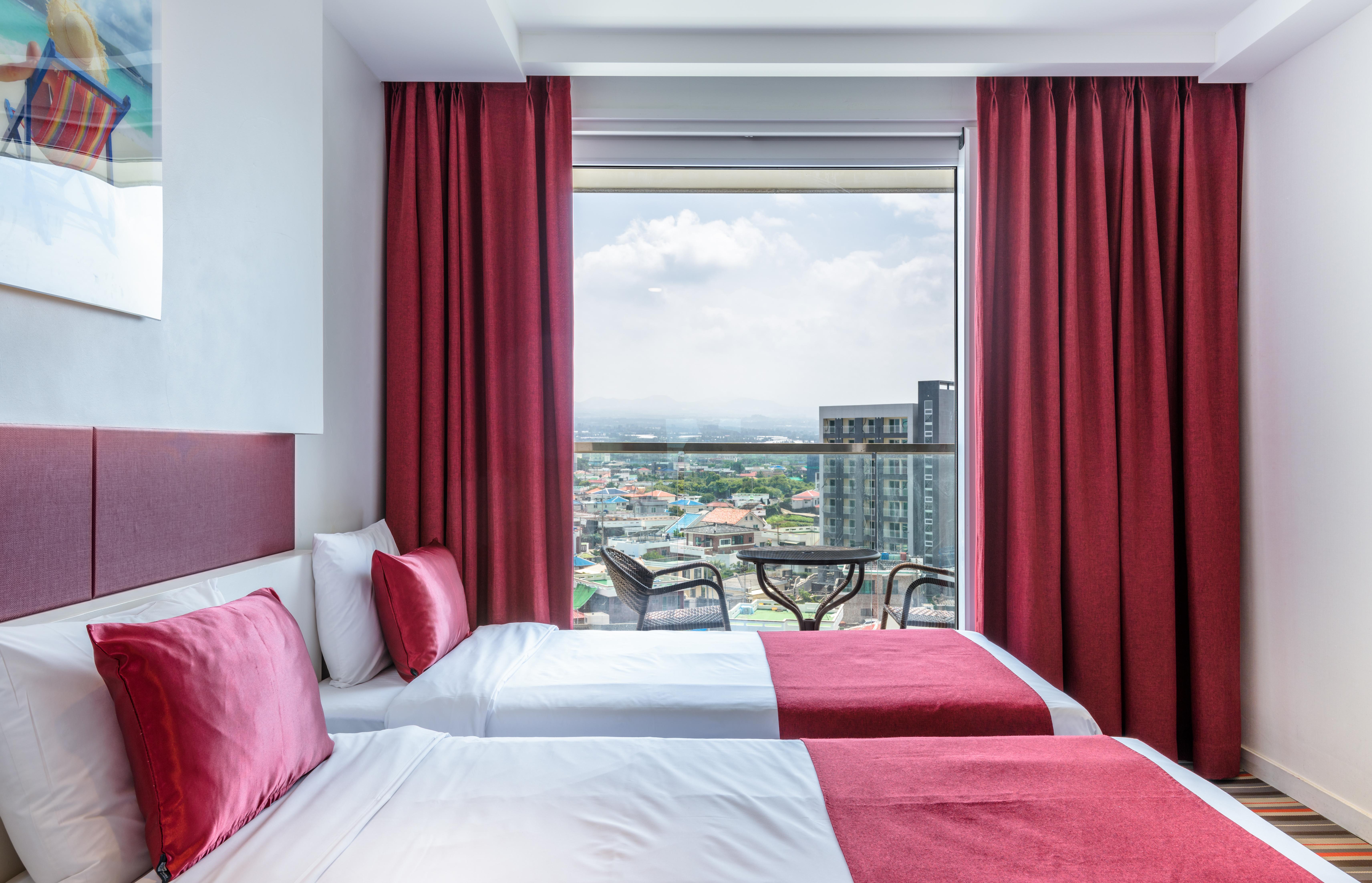 Aimi Jeju Beach Hotel Екстер'єр фото