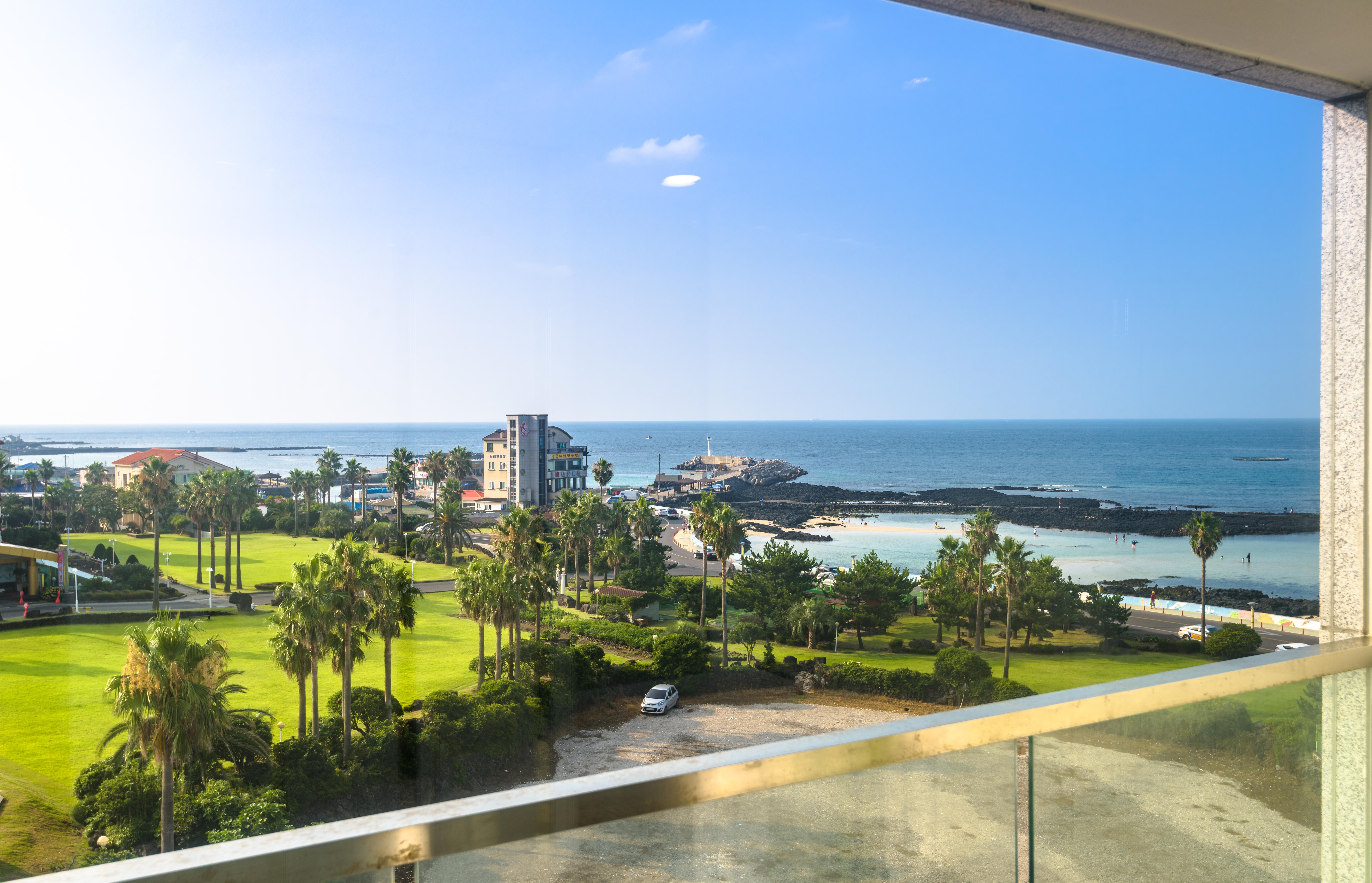 Aimi Jeju Beach Hotel Екстер'єр фото