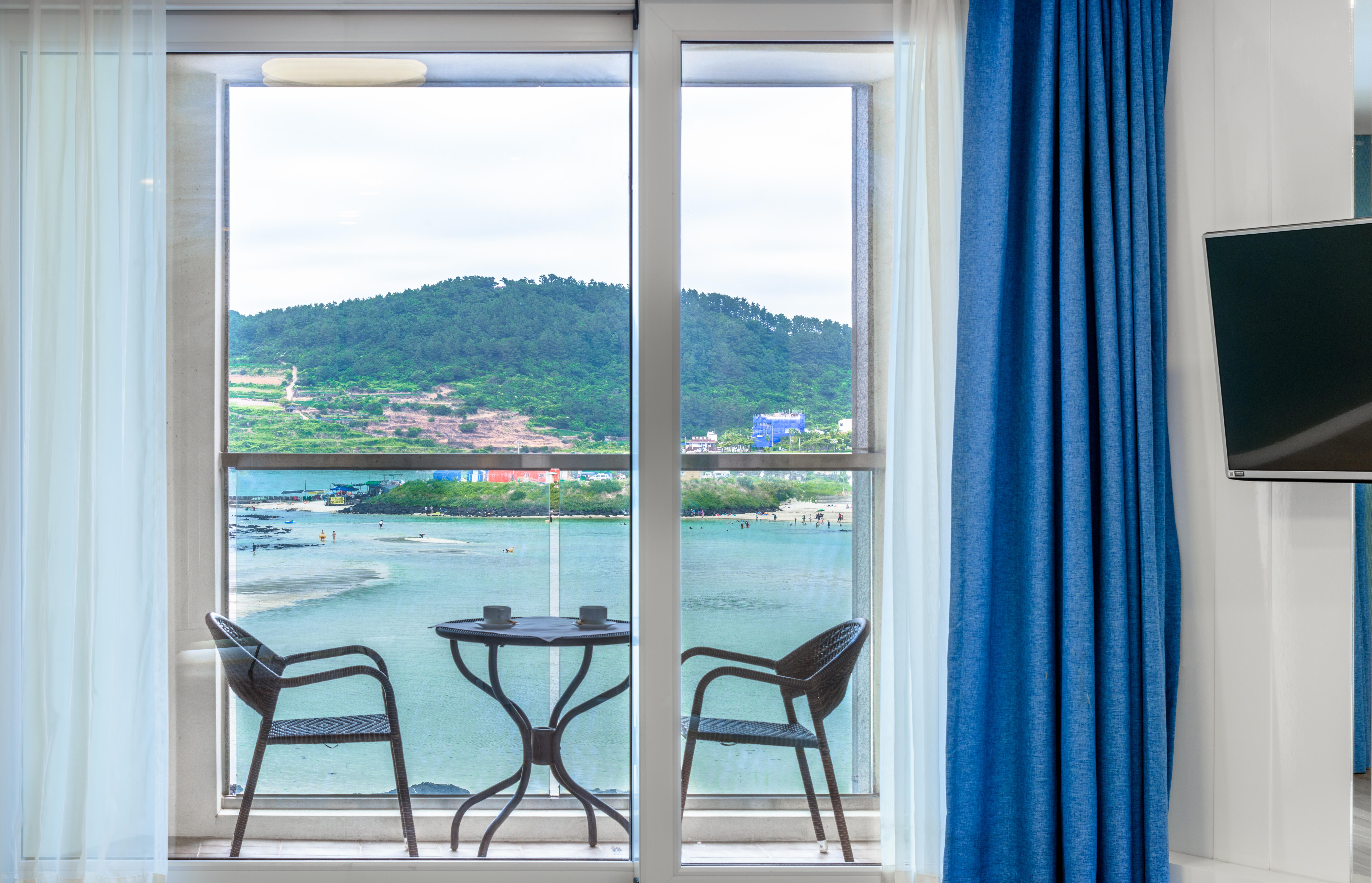 Aimi Jeju Beach Hotel Екстер'єр фото